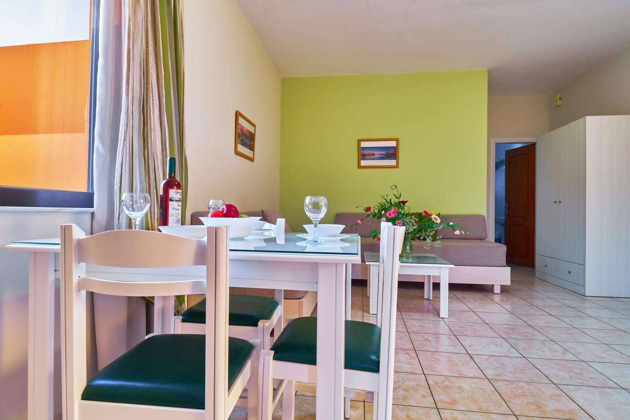 Nanakis Beach Apartments Stavrós Екстериор снимка