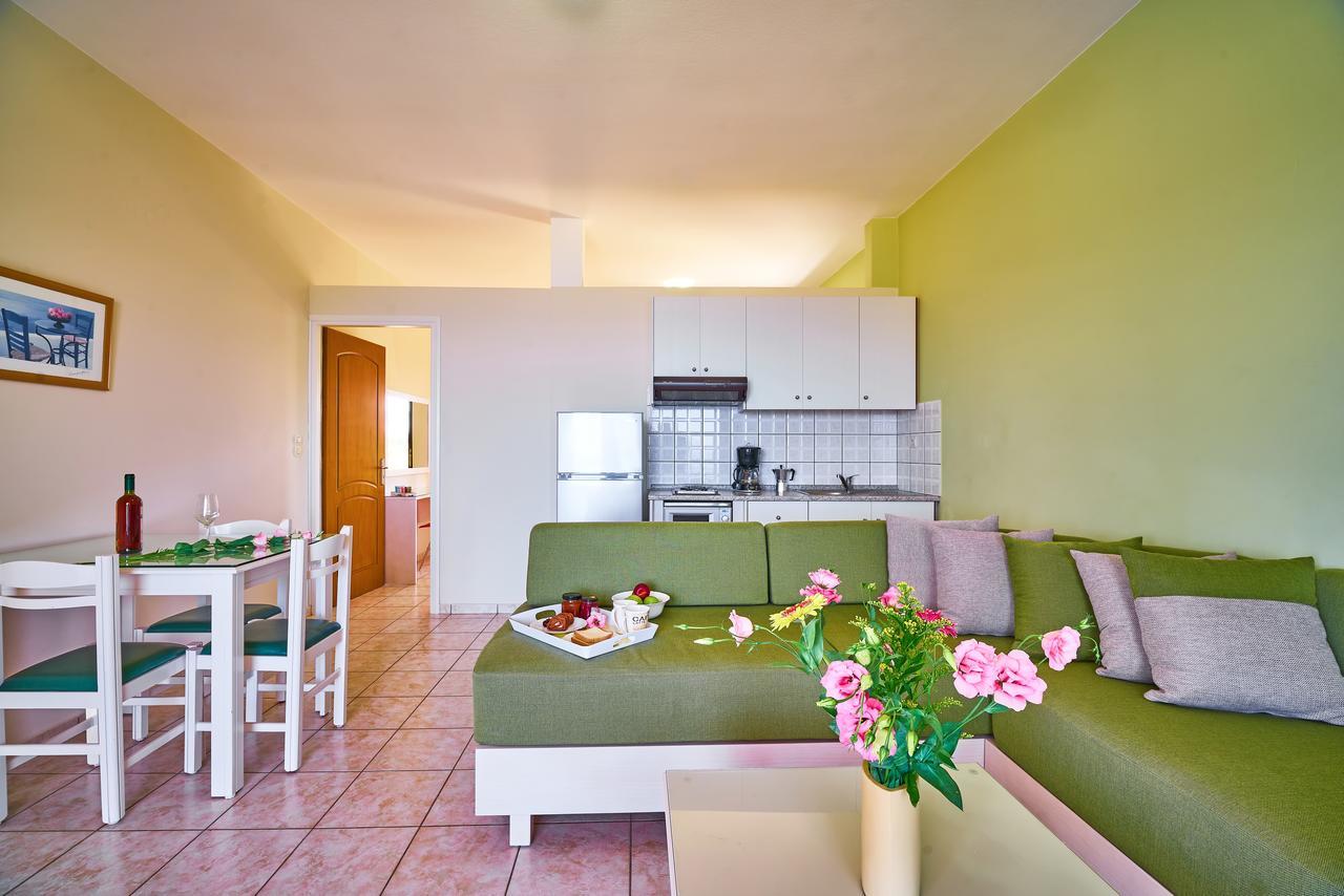 Nanakis Beach Apartments Stavrós Екстериор снимка