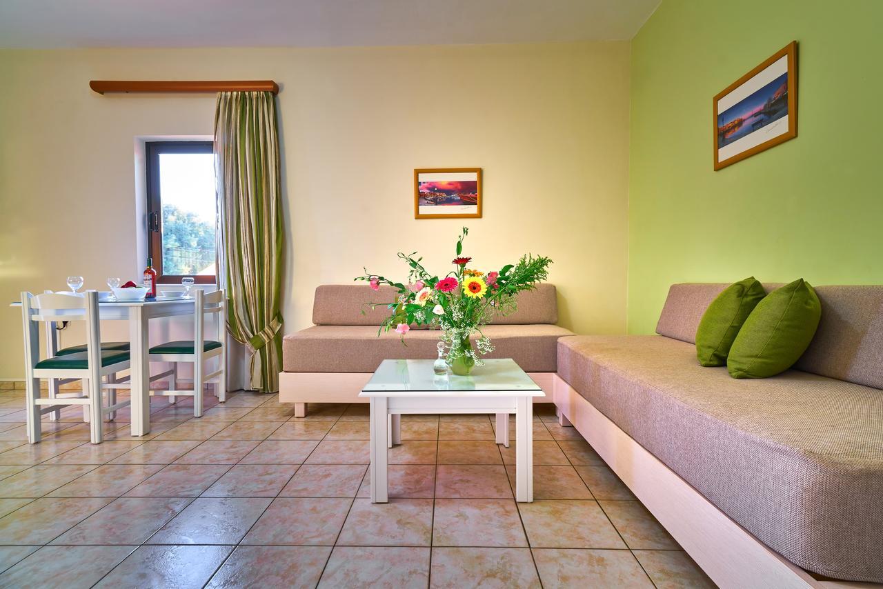 Nanakis Beach Apartments Stavrós Екстериор снимка