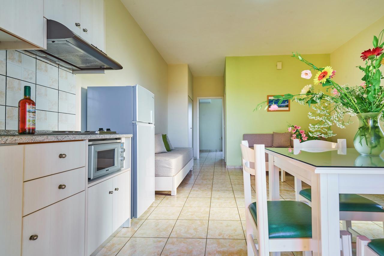 Nanakis Beach Apartments Stavrós Екстериор снимка