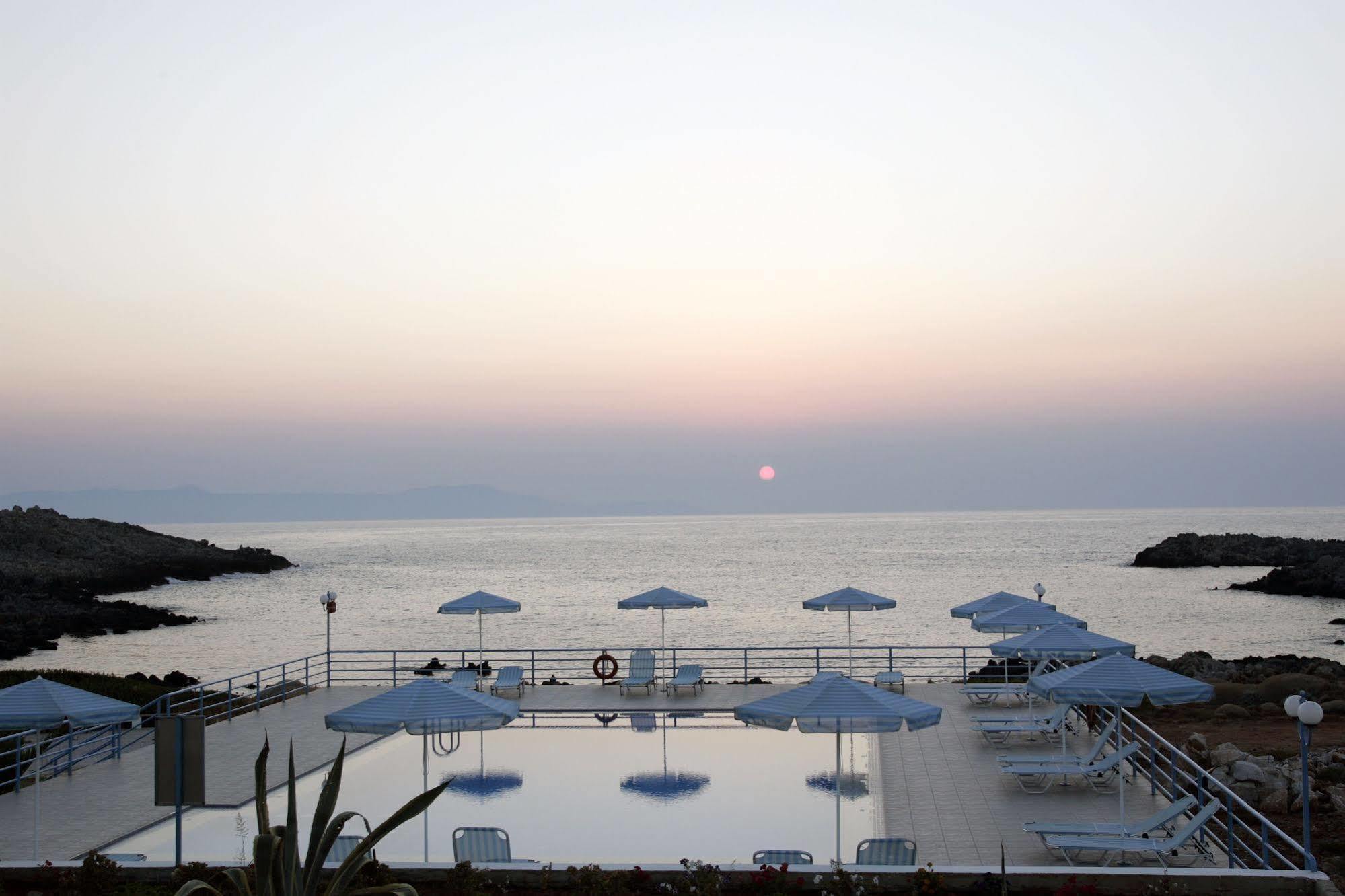 Nanakis Beach Apartments Stavrós Екстериор снимка